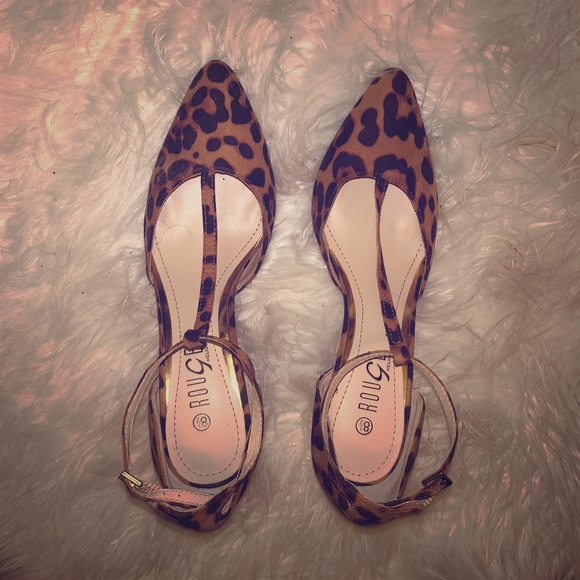 Shoes - Leopard Print Pumps